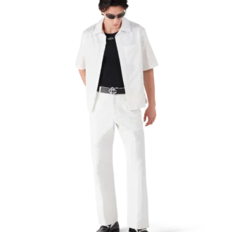 Białe spodnie chino z monogramem
