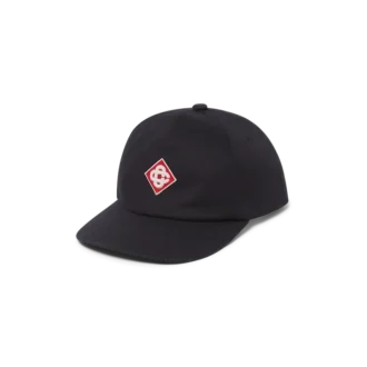 Czapka z naszywką z logo